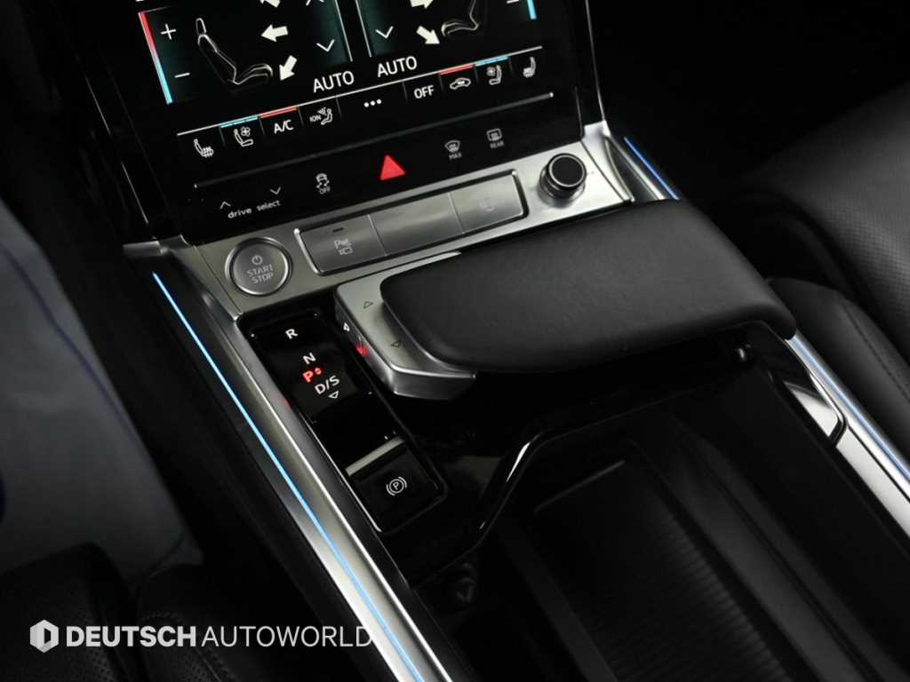 Audi e-tron — photo 09