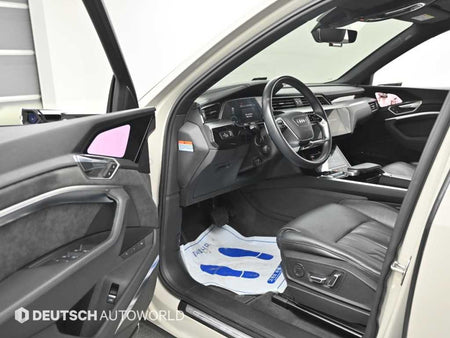 Audi e-tron — photo 11