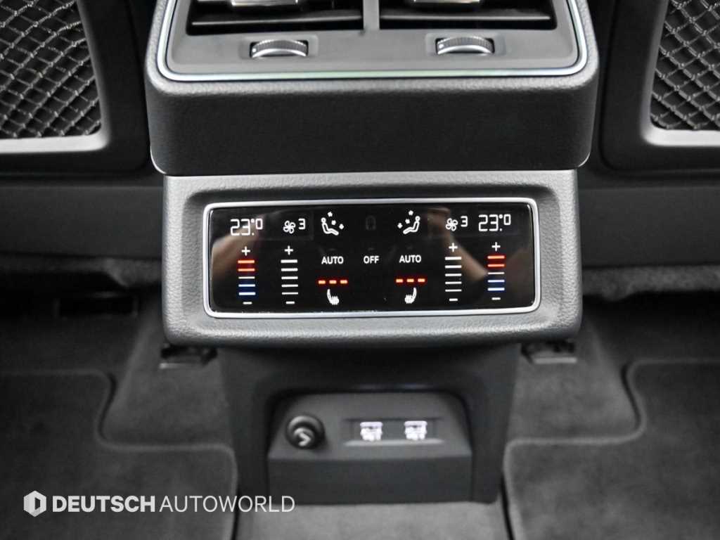 Audi e-tron — photo 16