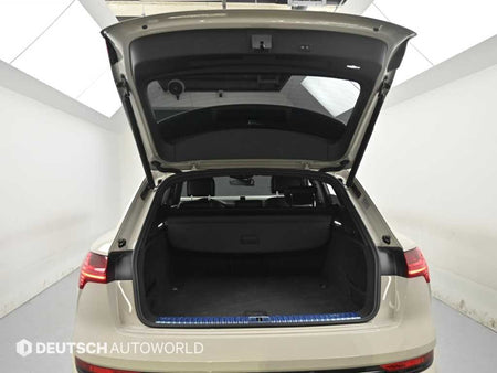Audi e-tron — photo 19