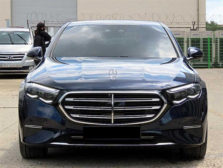 Mercedes-Benz E-Class — photo 01