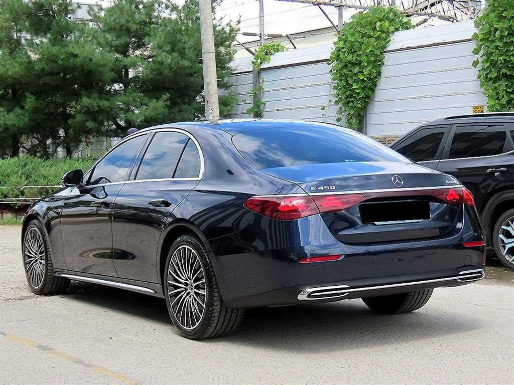 Mercedes-Benz E-Class — photo 03