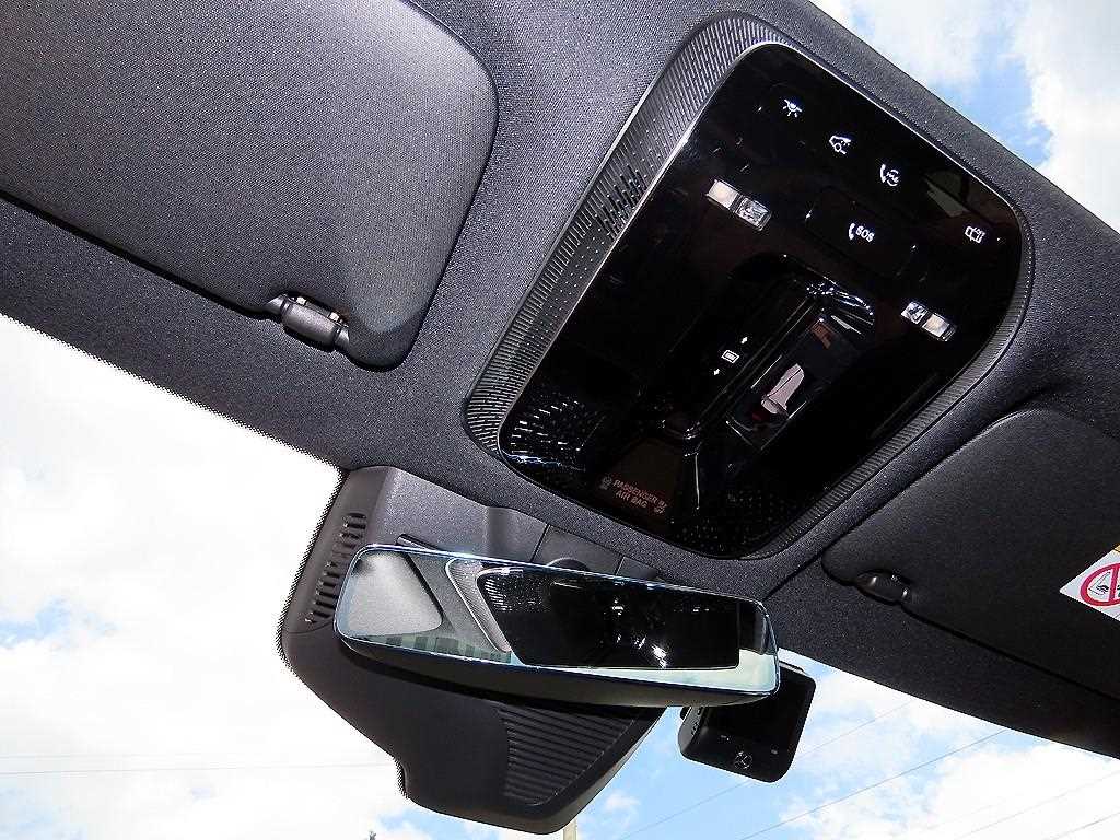 Mercedes-Benz E-Class — photo 14