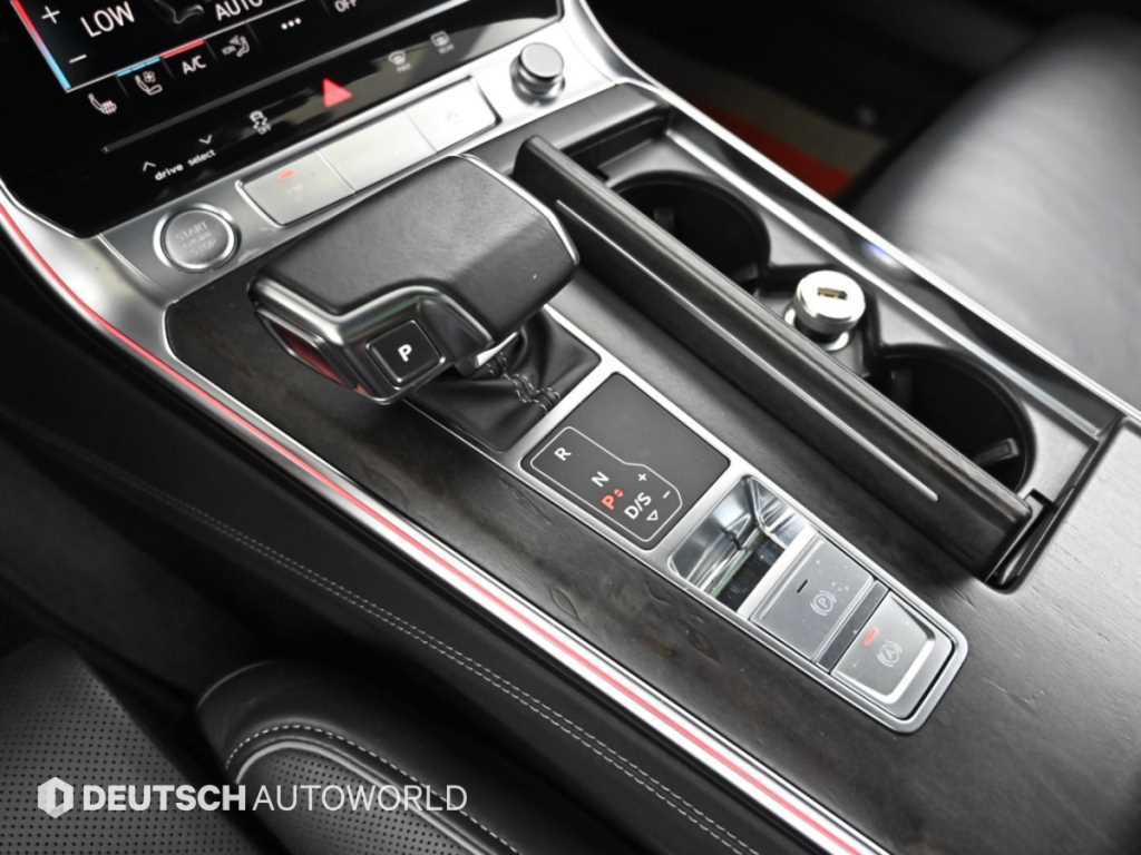 Audi A7 — photo 09