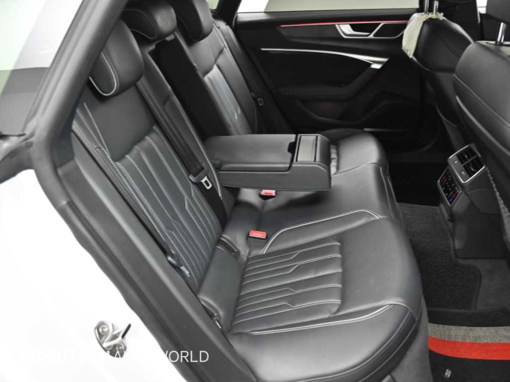 Audi A7 — photo 12
