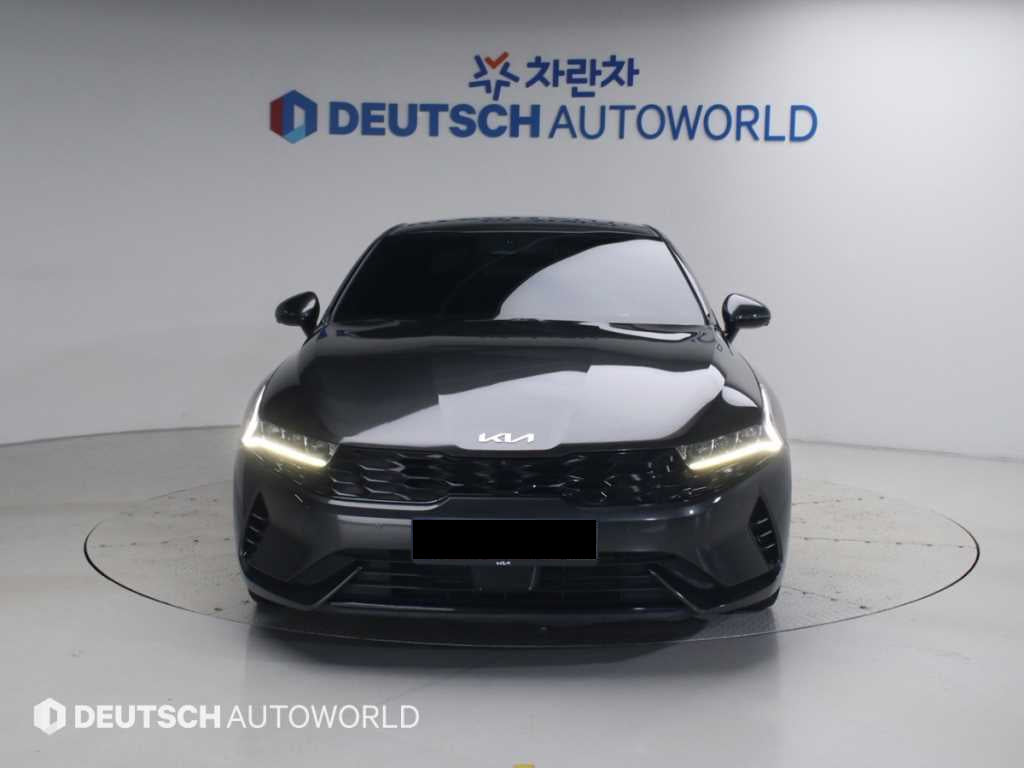 Kia K5 — photo 03