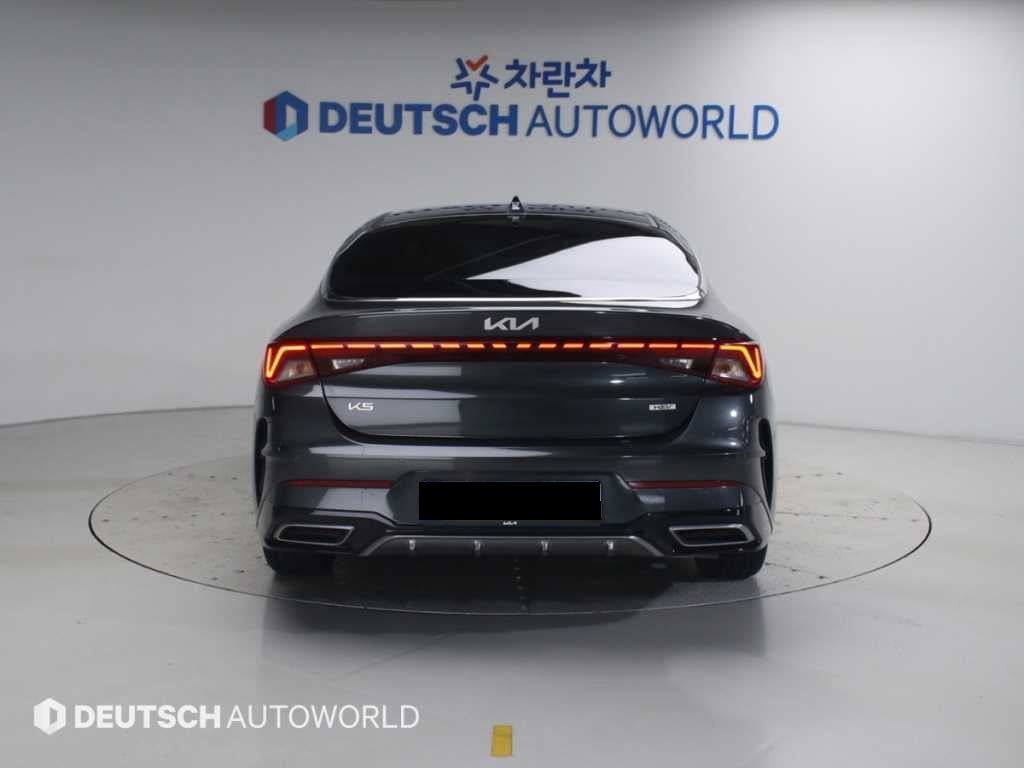 Kia K5 — photo 04