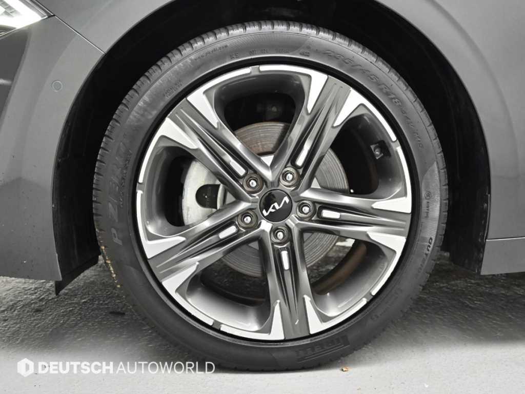 Kia K5 — photo 05