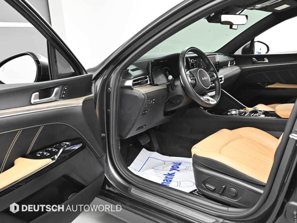 Kia K5 — photo 11