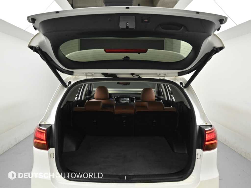 Kia Sorento — photo 19