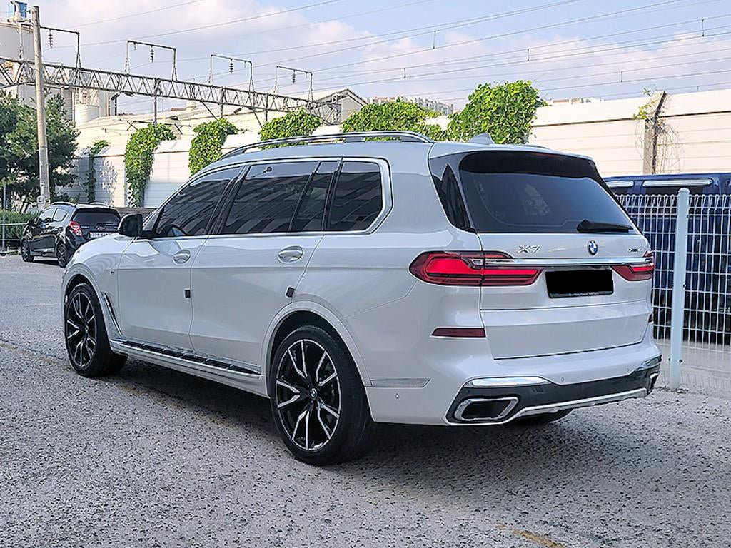 BMW X7 — photo 03