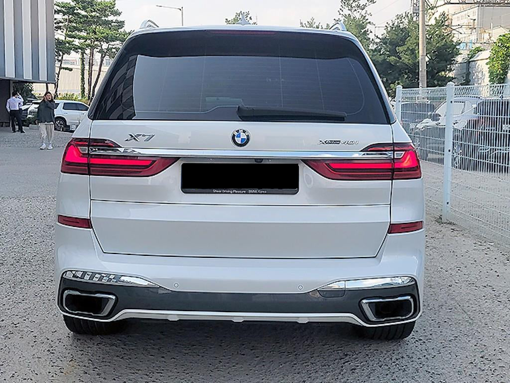 BMW X7 — photo 04