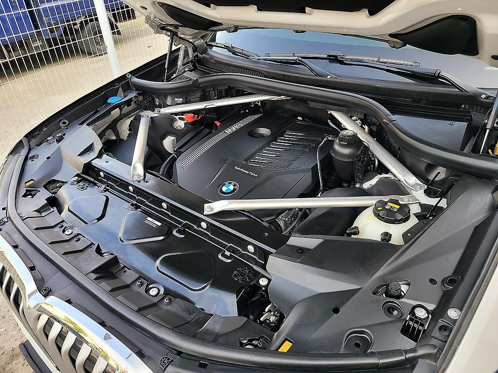 BMW X7 — photo 19