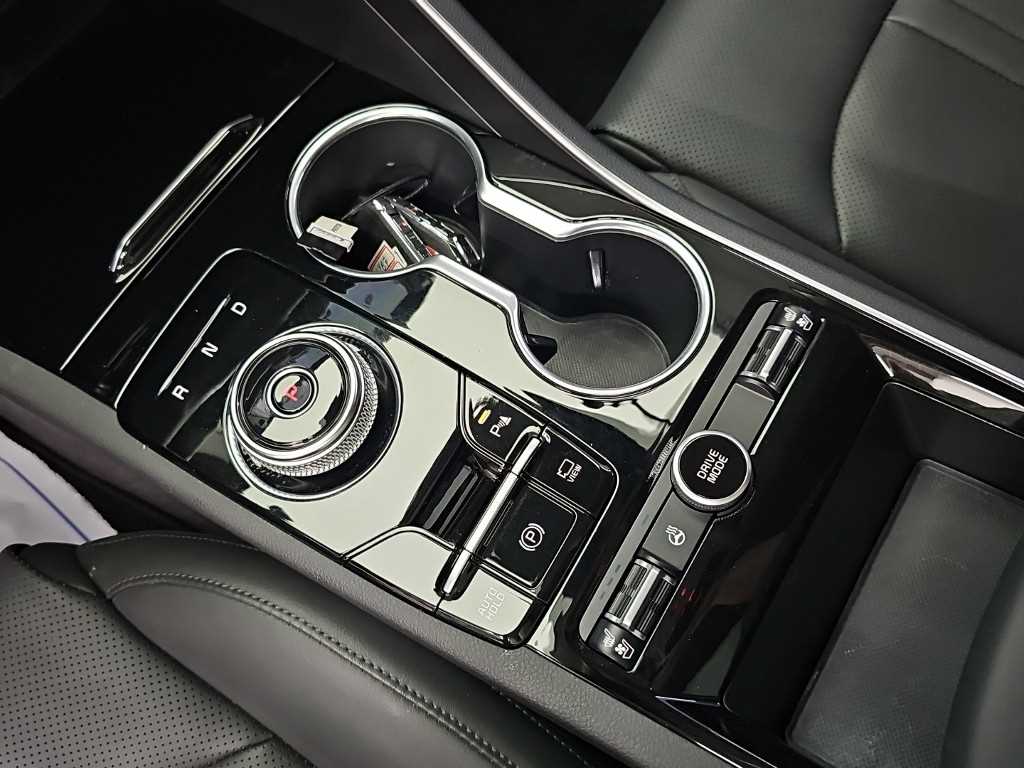 Kia K5 — photo 08