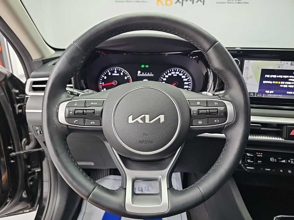 Kia K5 — photo 09