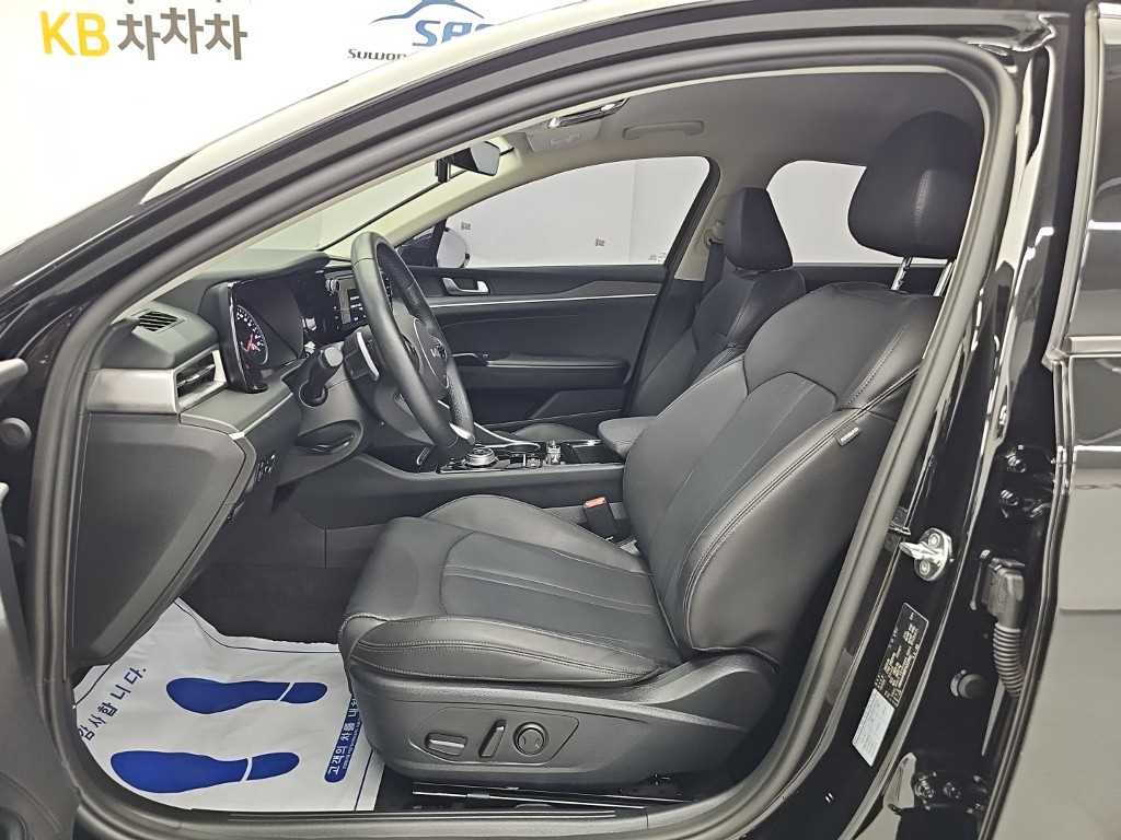 Kia K5 — photo 11
