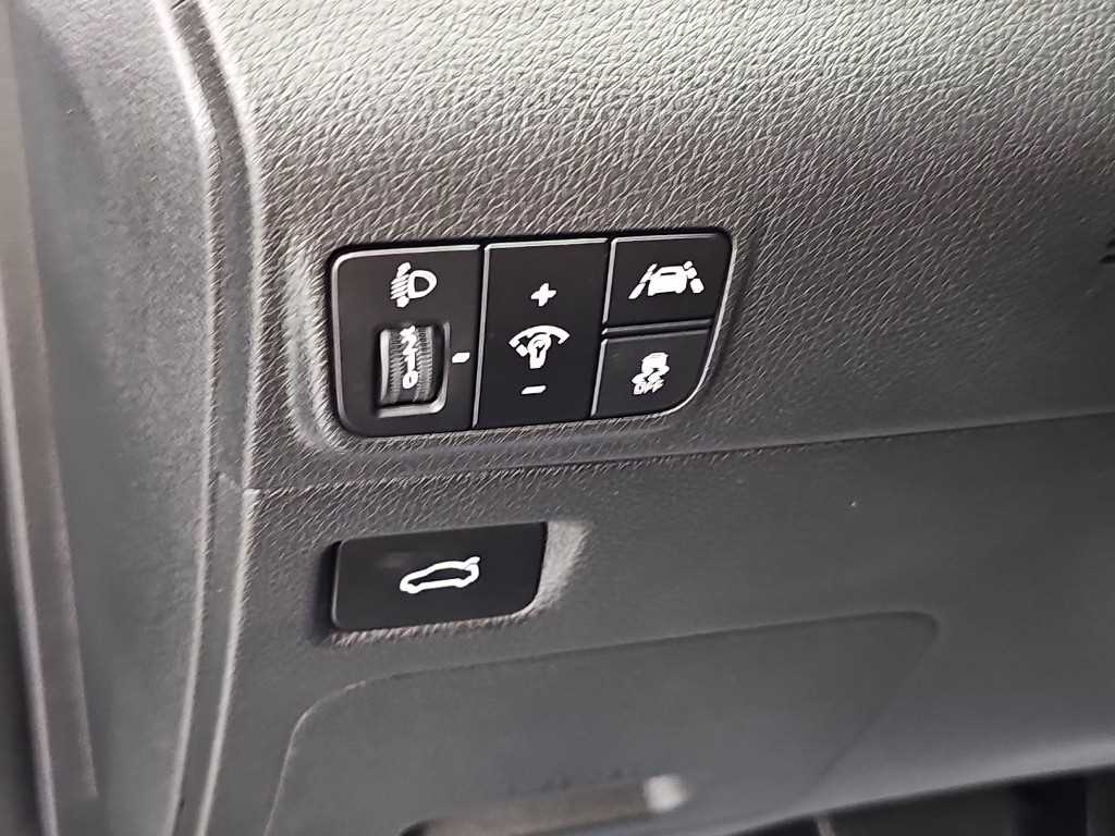 Kia K5 — photo 18