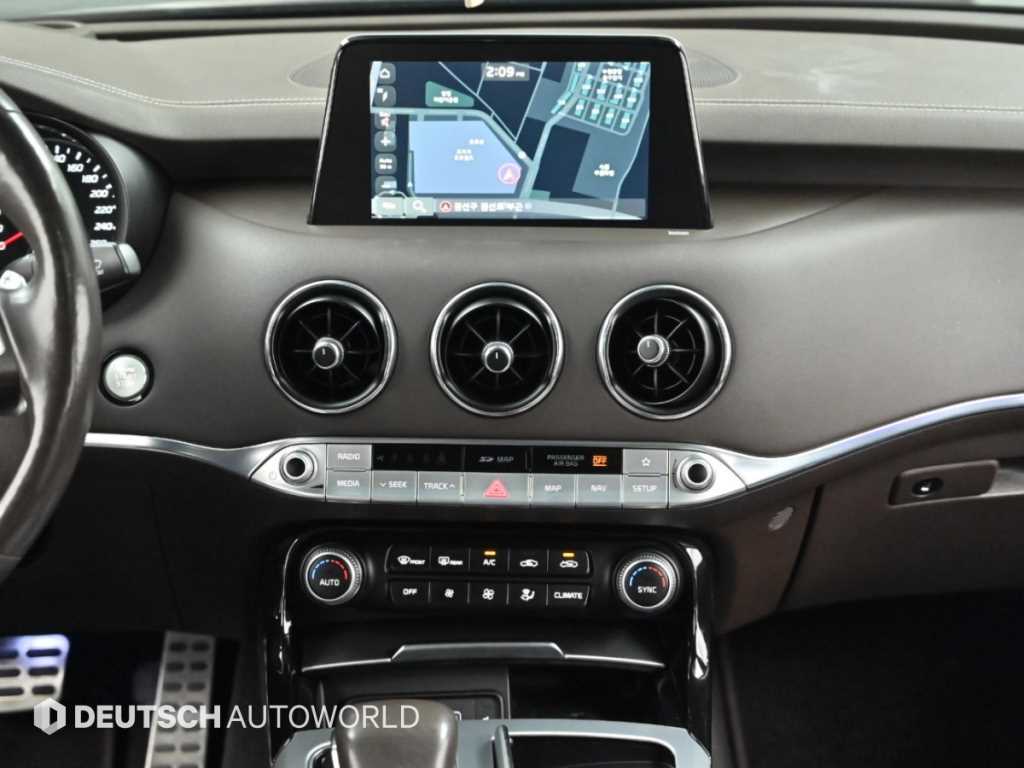 Kia Stinger — photo 15