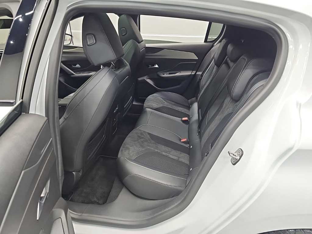 Peugeot 308 — photo 12