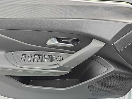 Peugeot 308 — photo 16