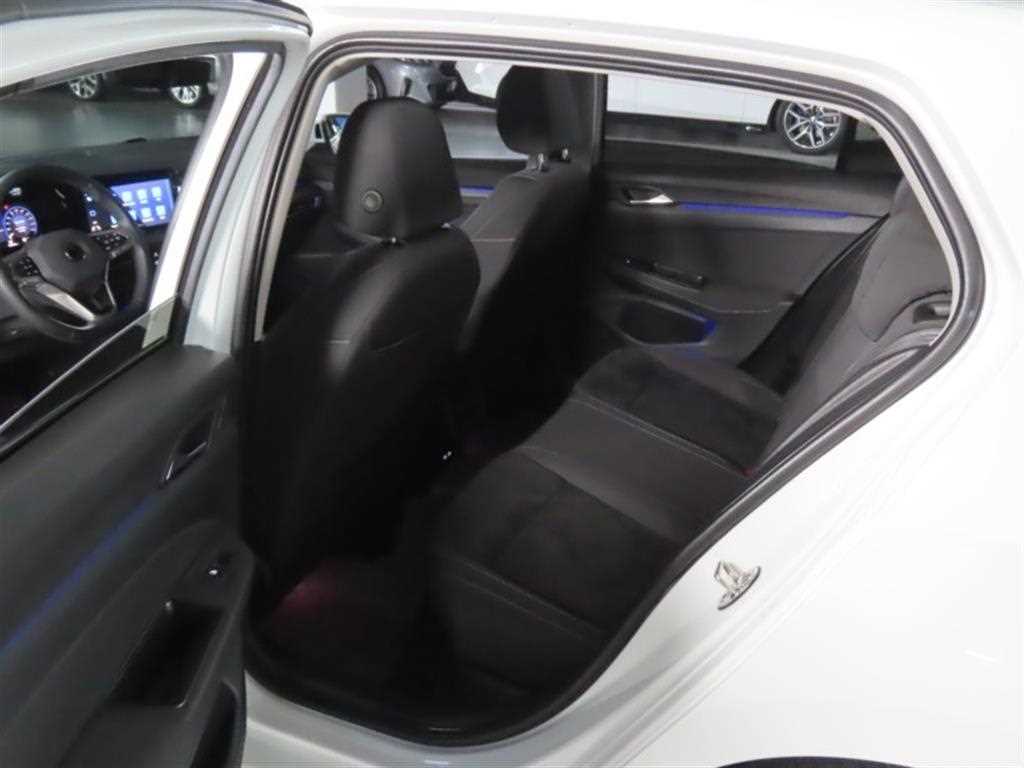 Volkswagen Golf — photo 14