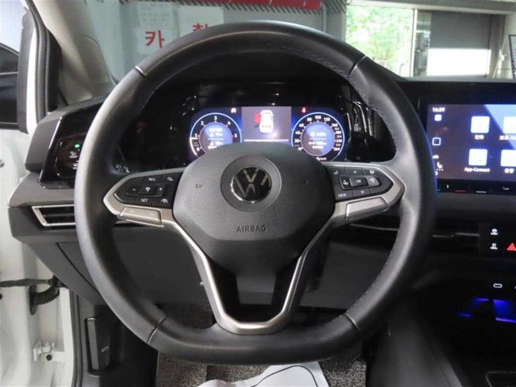 Volkswagen Golf — photo 15