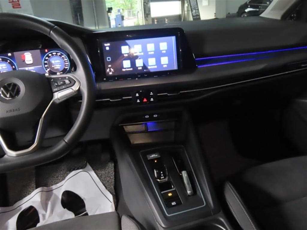 Volkswagen Golf — photo 16