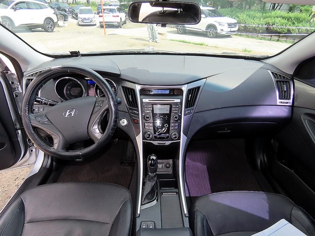 Hyundai Sonata — photo 07