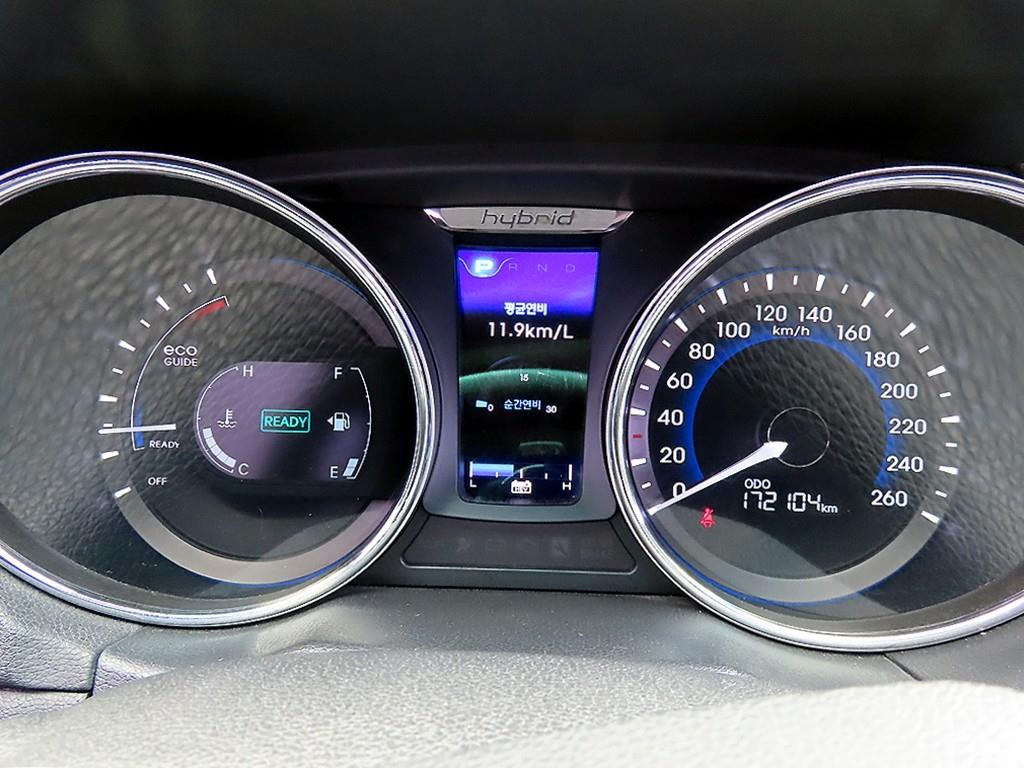 Hyundai Sonata — photo 09