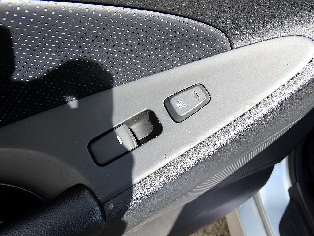 Hyundai Sonata — photo 16
