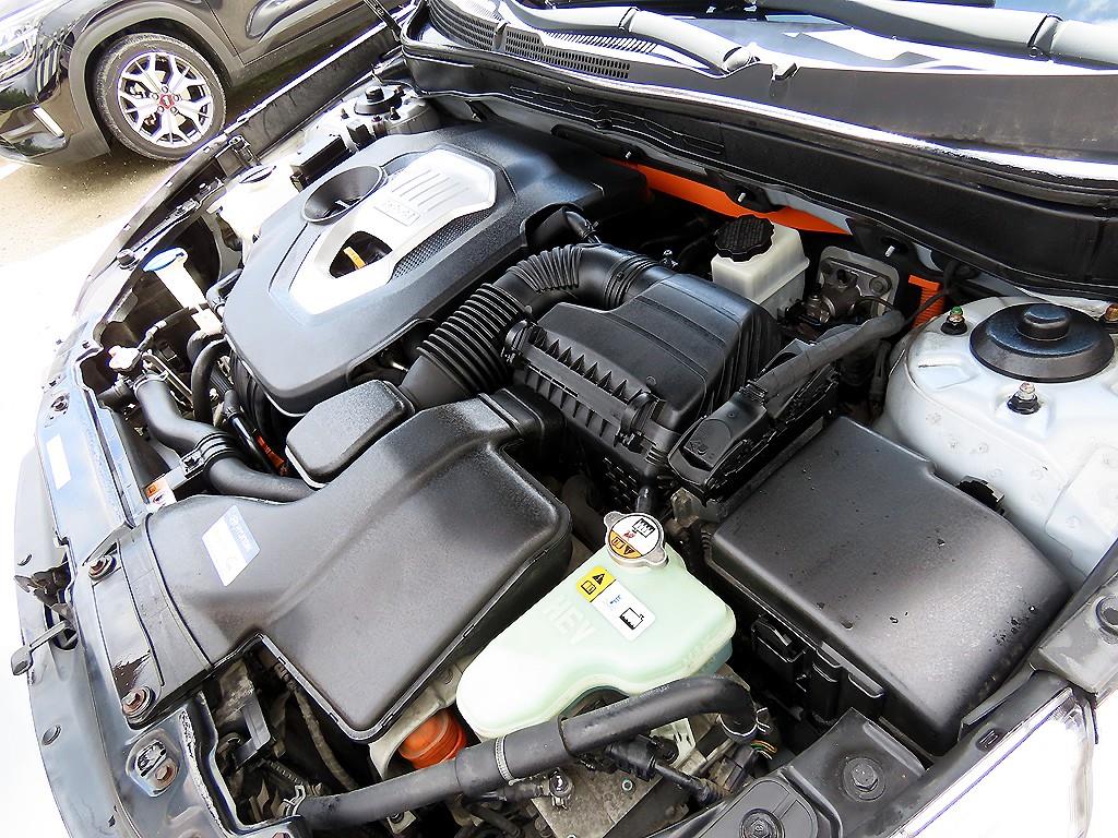 Hyundai Sonata — photo 18