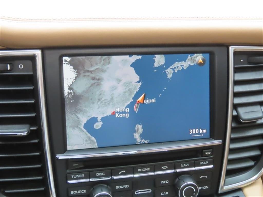 Porsche Panamera — photo 08
