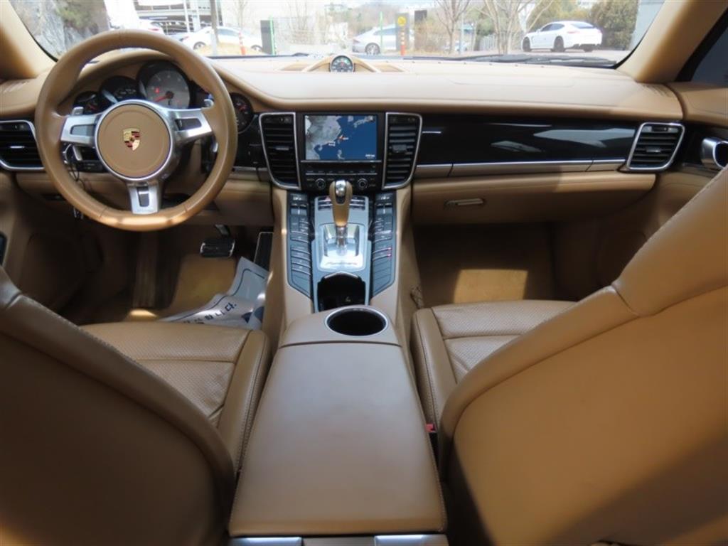 Porsche Panamera — photo 15