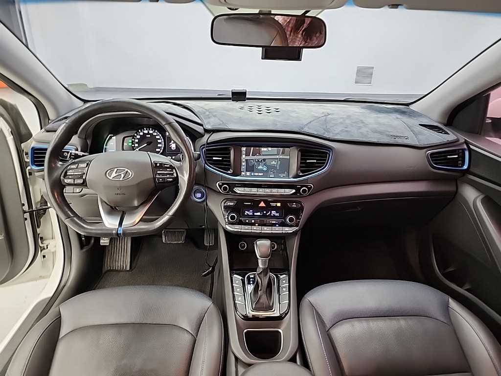 Hyundai Ioniq — photo 07