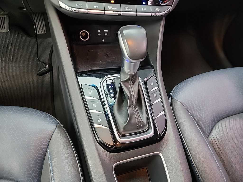 Hyundai Ioniq — photo 08
