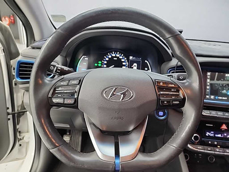 Hyundai Ioniq — photo 09