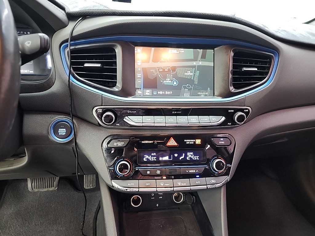 Hyundai Ioniq — photo 10