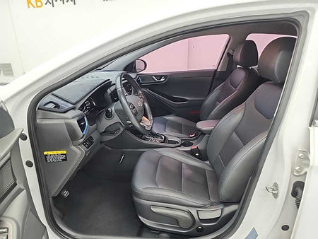 Hyundai Ioniq — photo 11