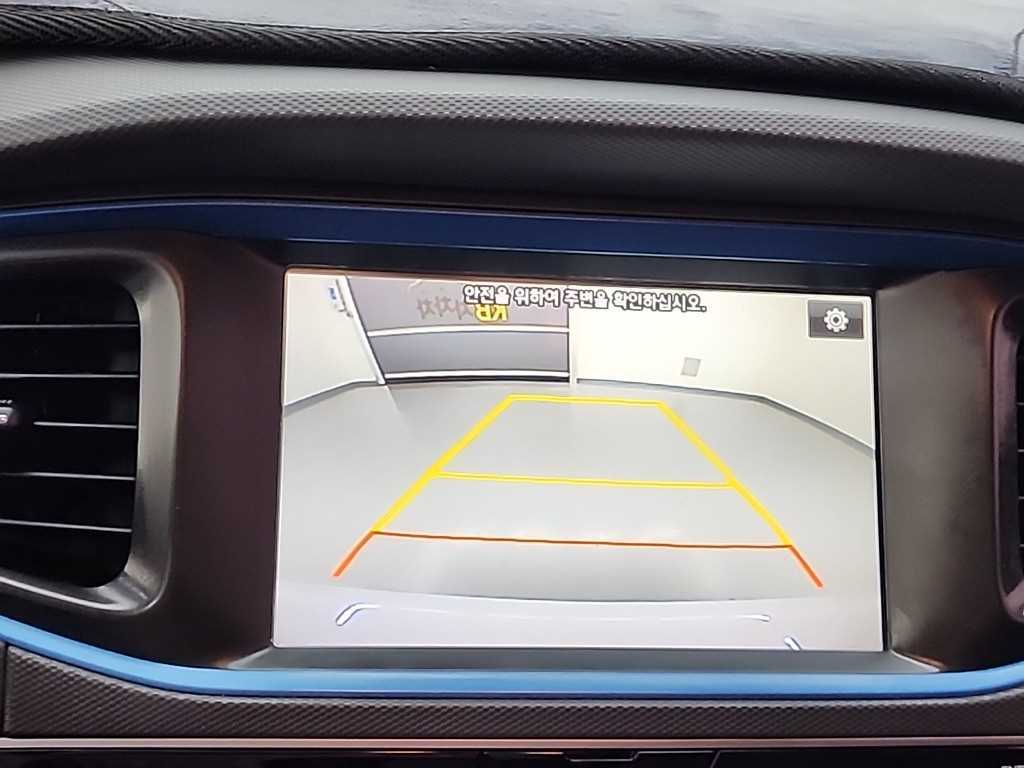 Hyundai Ioniq — photo 14