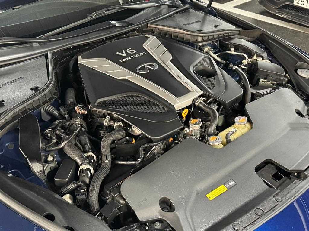 Infiniti Q60 — photo 08