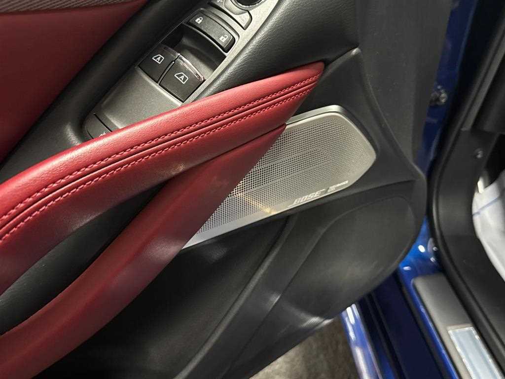 Infiniti Q60 — photo 14