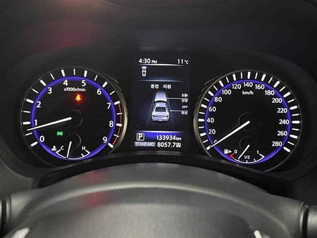 Infiniti Q60 — photo 18