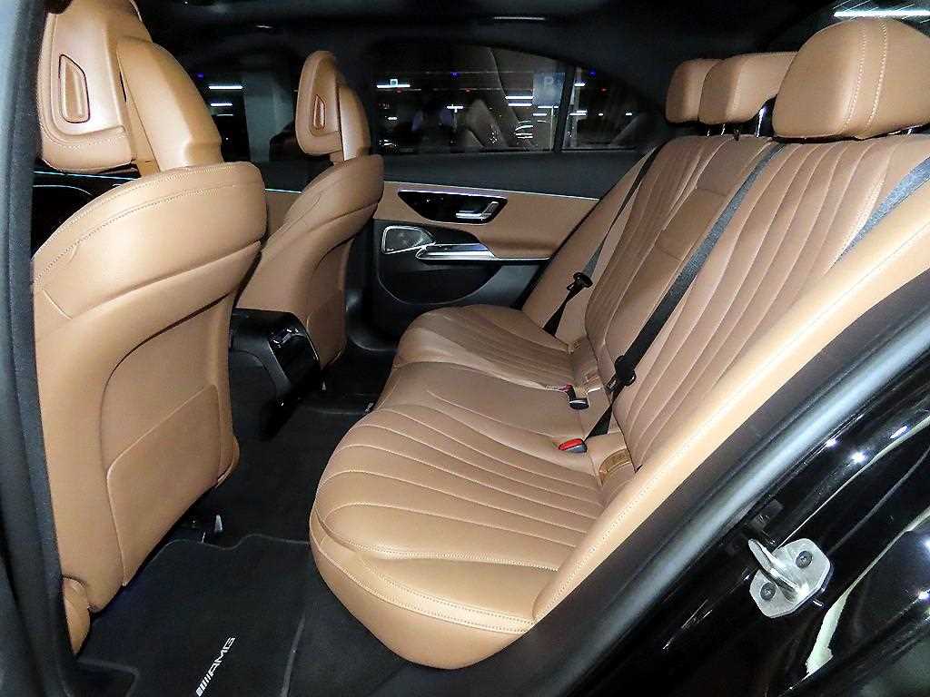 Mercedes-Benz E-Class — photo 07