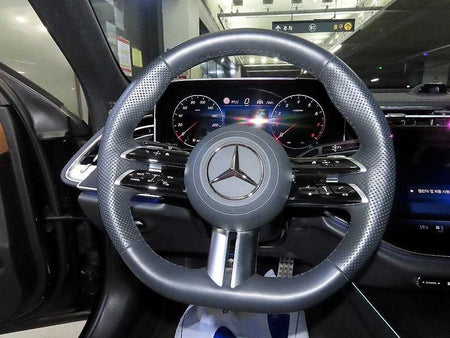 Mercedes-Benz E-Class — photo 08