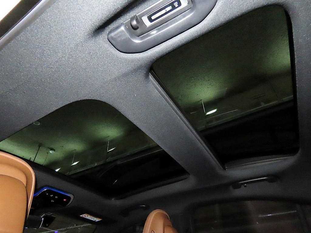 Mercedes-Benz E-Class — photo 17