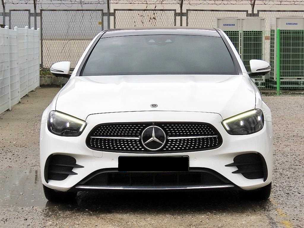Mercedes-Benz E-Class — photo 01