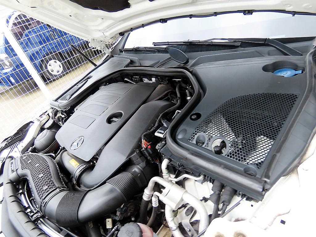 Mercedes-Benz E-Class — photo 19
