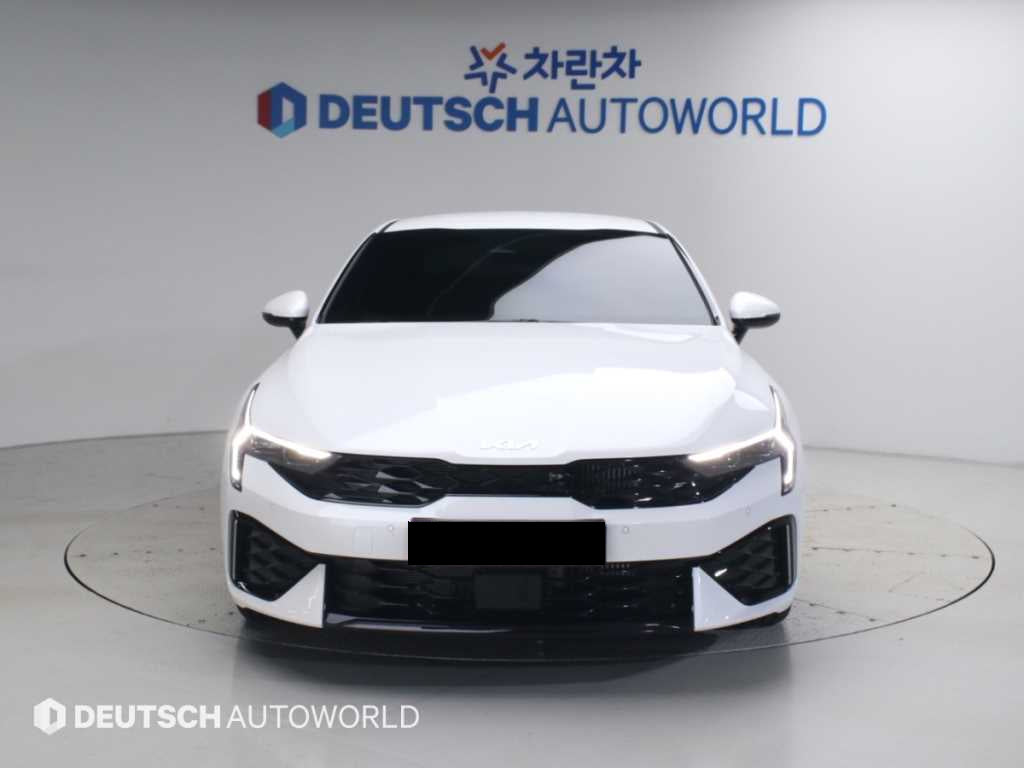 Kia K5 — photo 03