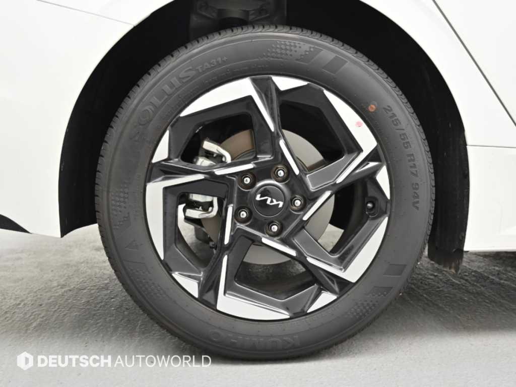 Kia K5 — photo 05