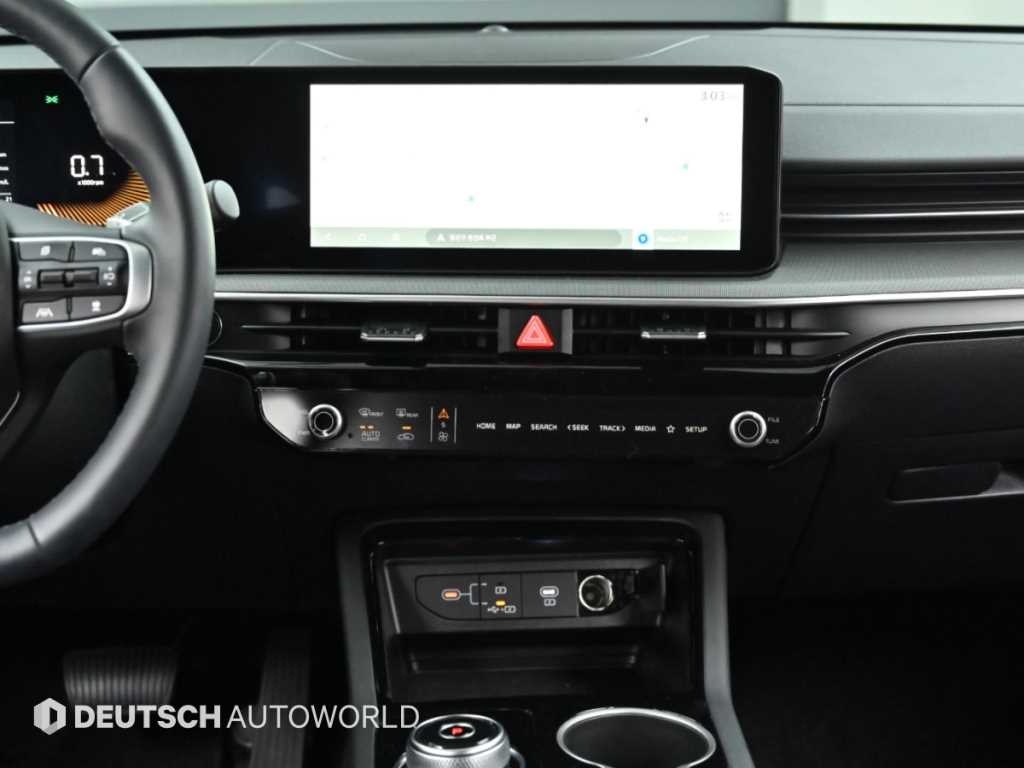 Kia K5 — photo 14